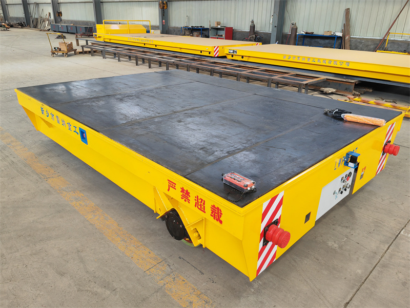 無軌電動平板車：工業搬運的“智慧引擎”