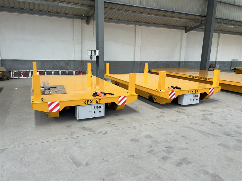 蓄電池供電載重5噸軌道車(chē)08